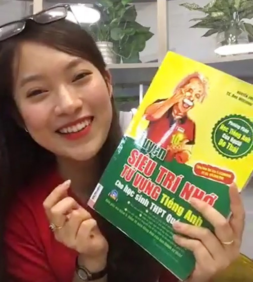 anh khanh vy mua sach luyen sieu tri nho thpt