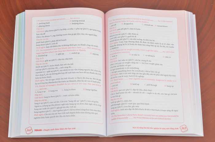 Trong sách có rất nhiều bài tập để bạn thực hành, còn file PDF thì không hề có