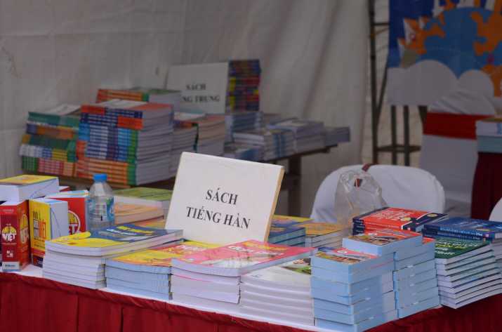 anh hoi sach 01