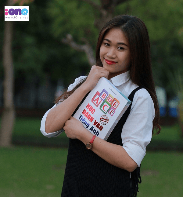 Cuốn sách Học đánh vần tiếng Anh sẽ giúp bạn phát âm tiếng Anh tốt hơn.