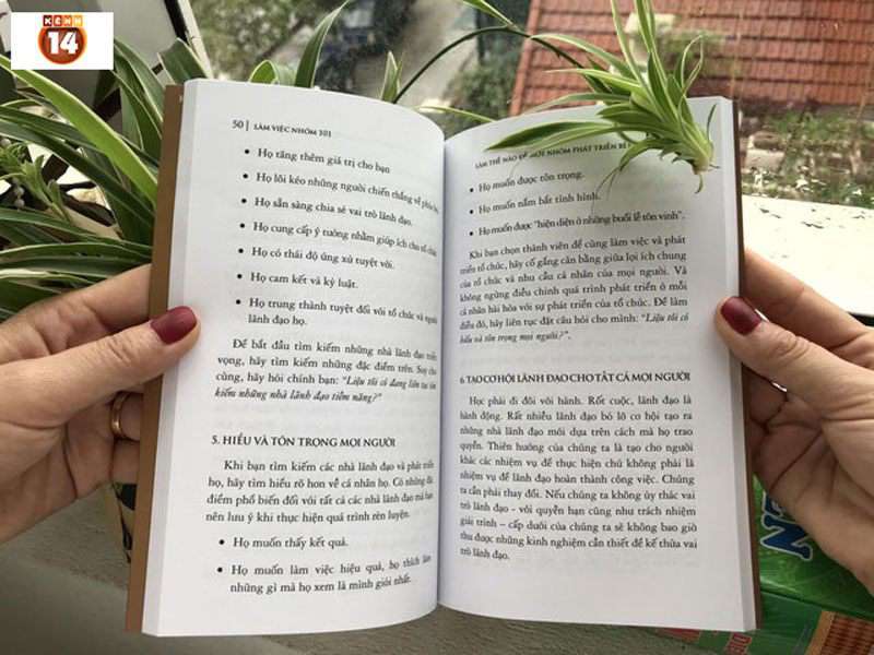 Không phải người giỏi nhất mà chính là người yếu nhất sẽ nói lên nhiều điều nhất về tổ chức của anh. Nếu một nhân viên trải qua hàng năm làm việc cho anh nhưng vẫn có năng lực yếu kém, anh là người đầu tiên phải chịu trách nhiệm về điều đó. Quay về điều 2: Trân trọng mọi thành viên trong doanh nghiệp. Và vì trân trọng họ, anh phải là người khai phá tiềm năng và dẫn dắt họ trở thành một nhân viên giỏi hơn.