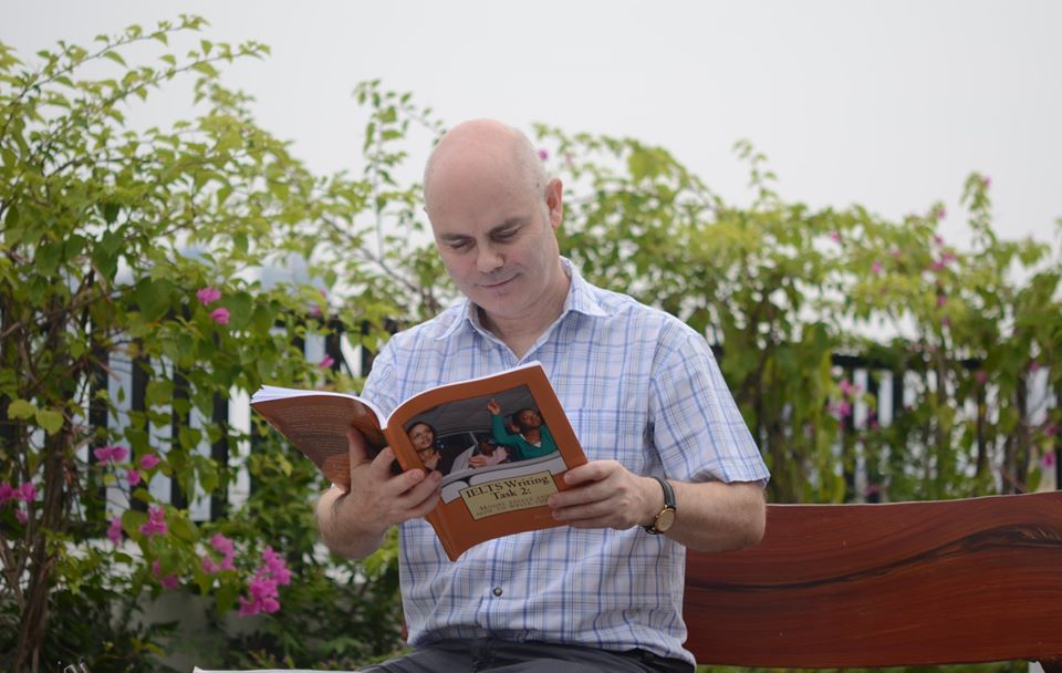 Mike Wattie - Tác giả cuốn IELTS Speaking Sucess
