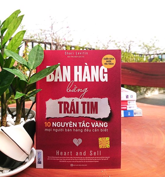 nen doc sach ban hang bang trai tim ban quyen
