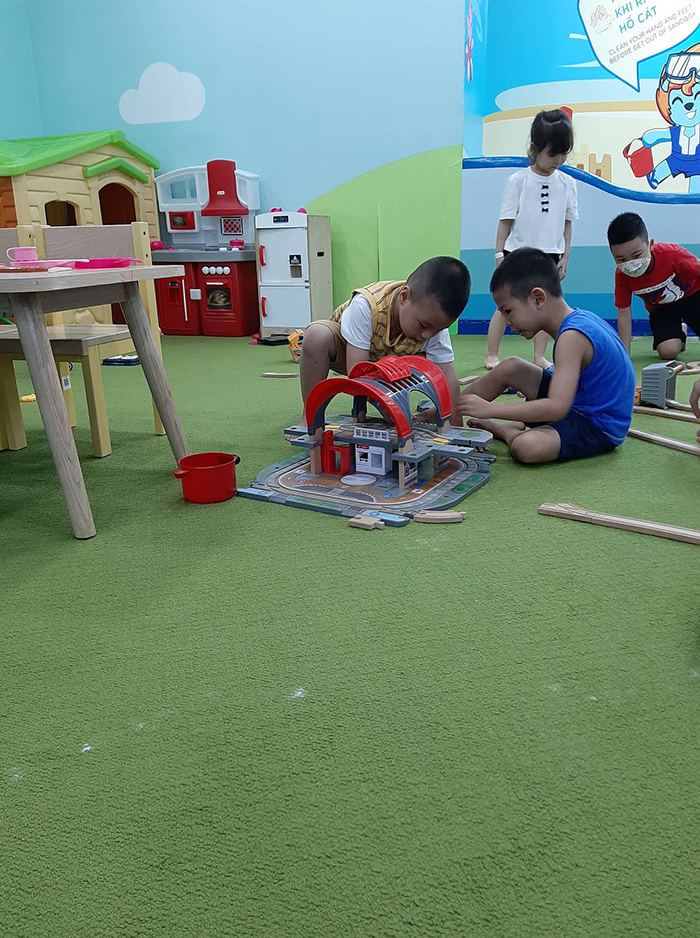 Trẻ mầm non cần được khích lệ để tăng khả năng tập trung