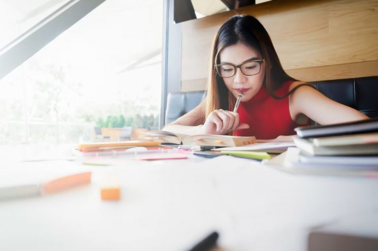 Top 5 sách tự học tiếng Anh hay nhất cho người mới bắt đầu