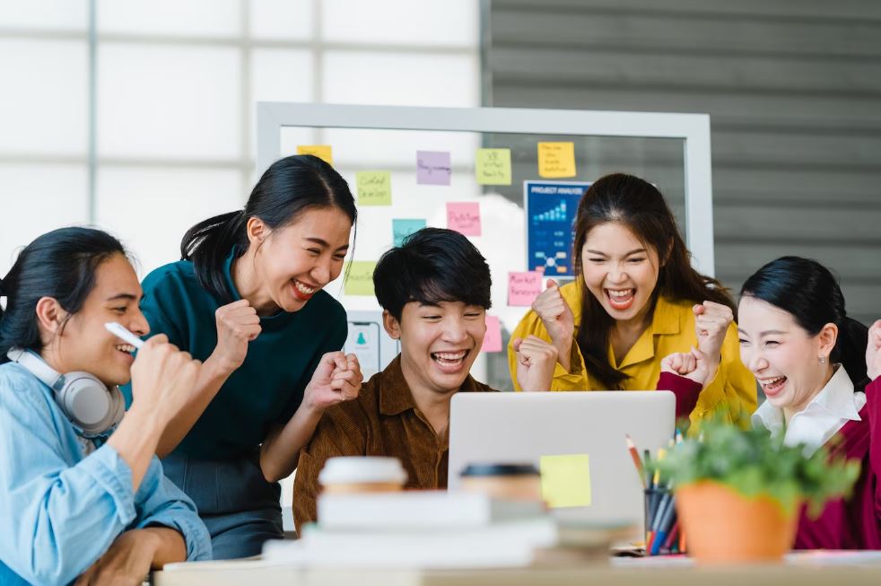 Nghị luận xã hội về sự trải nghiệm – Dàn ý và bài văn mẫu chi tiết
