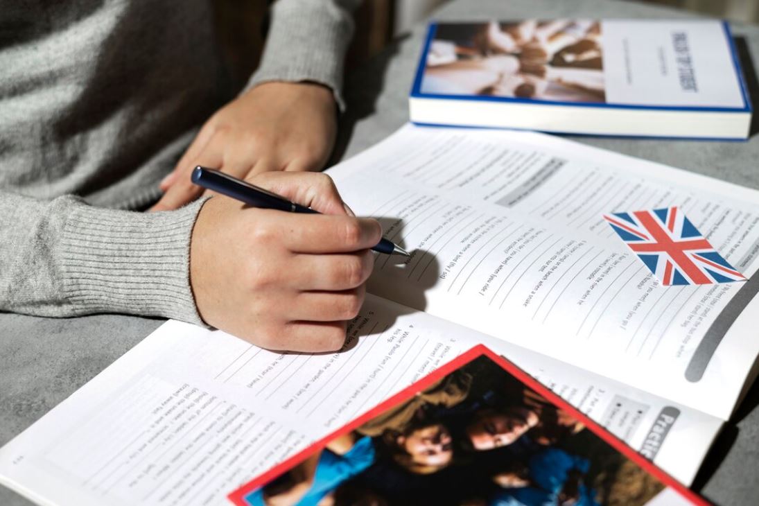 IELTS giúp xác định khả năng sử dụng tiếng Anh của bạn khi đi du học 