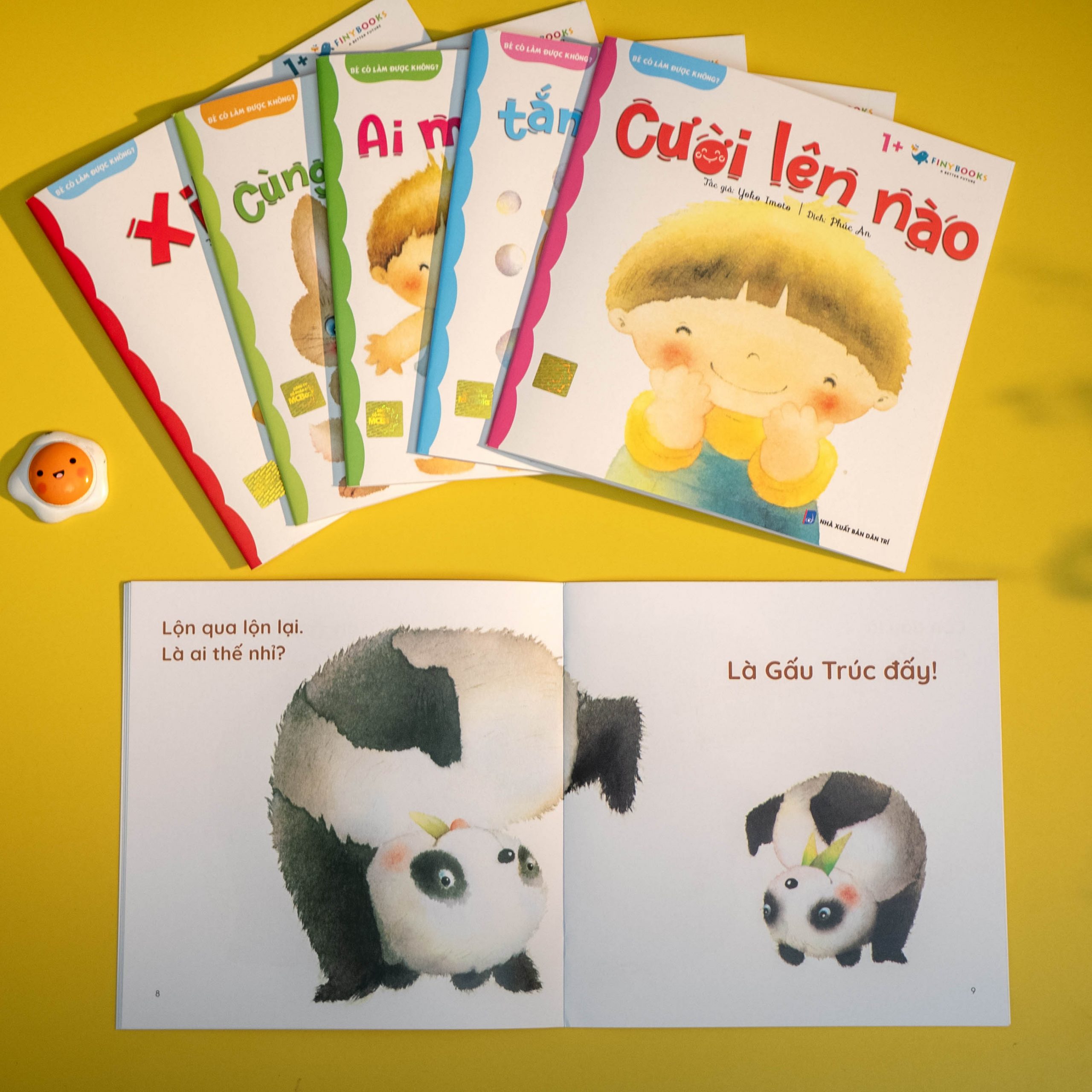Bên trong cuốn sách Đây là ai