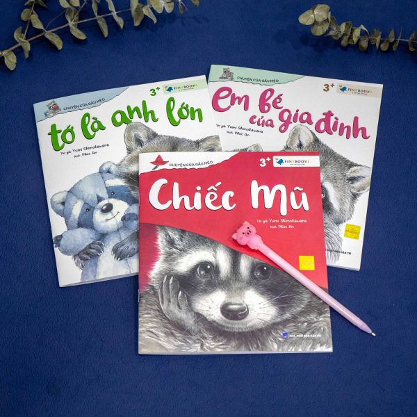 Cuốn sách "Chiếc mũ" trong bộ sách "Chuyện của Gấu Mèo"