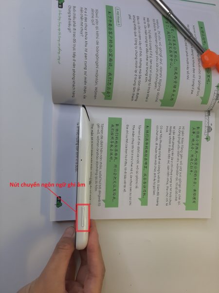 Nút chuyển ngôn ngữ ghi âm trên thân máy
